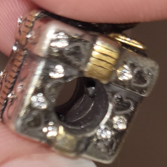 Gift Charm - Picture 8 of 8